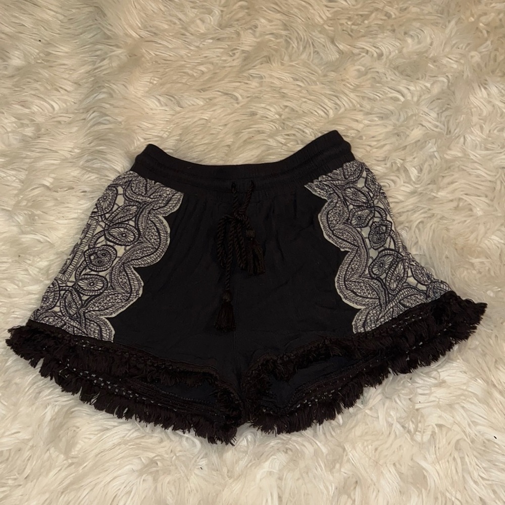 tie waist flowy shorts!
